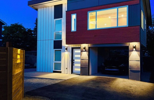 White Center House | The Laylow Residence: 12 mins to SEA ✈️ and Downtown Seattle
