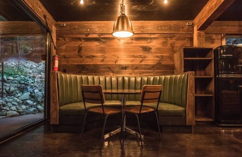 South Bloomingville House | The Ledge @ Lost Cavern
