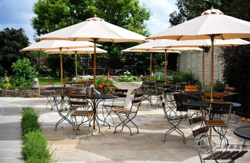 Winchcombe Hotel | The Lion Inn
