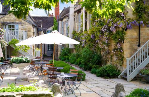 Winchcombe Hotel | The Lion Inn