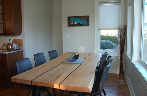 Regional District of Nanaimo House | The Little Beach House- Fully equipped Vacation Rental