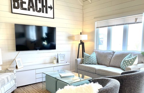 Whitewater Region House | The Little Blue Beach House, A Dream Cottage!