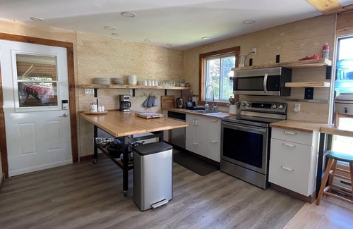 Brebeuf Cottage | The Little Charmer - secluded and cozy