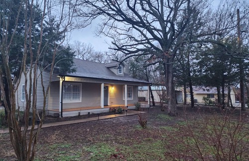 West Tawakoni Cottage | The little Cottage at the Lake