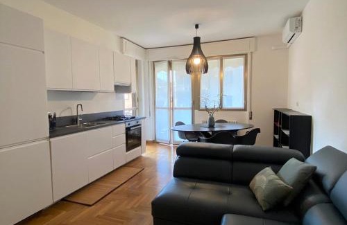 Como Apartment | The Little Duck - Modern Apartment with Balcony