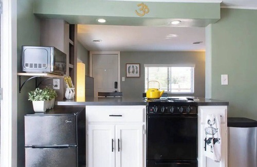 South Alameda House | The Little Farmhouse - Near Red Rocks and Downtown Denver