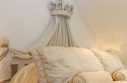 Beckley Cottage | THE LITTLE LODGE, pet friendly, with a garden in Broad Oak
