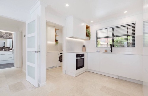 Scarborough Apartment | The Little Peaceful Retreat! 600m to Scarb Beach!