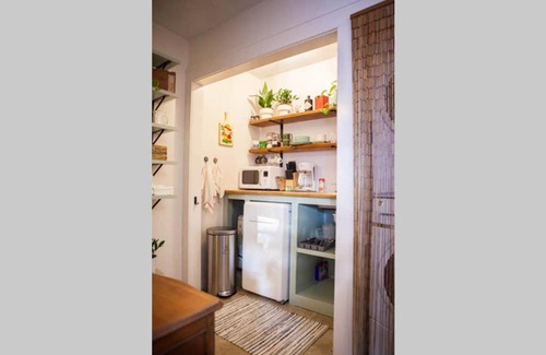 Tampa Heights Apartment | The Little Pink Guest Suite