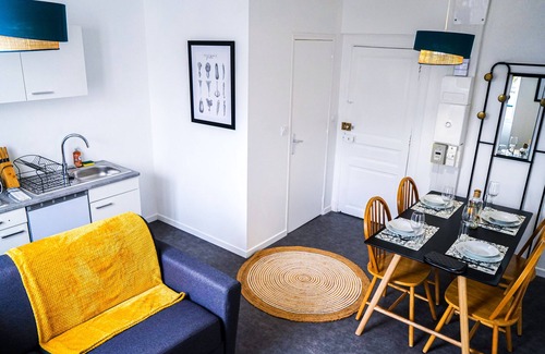 Chateauroux Apartment | The Little Sailor - Cozy - Wireless - Near Downtown