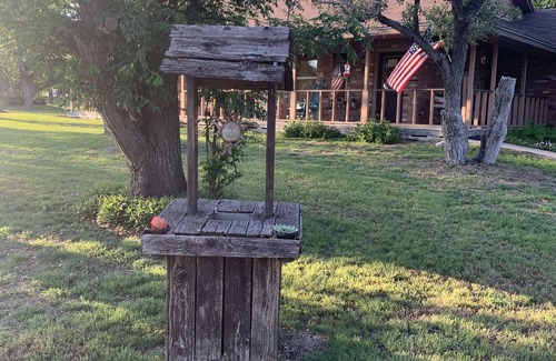 Salado House | The Live Oak Home: private area with song birds, wildlife and bright stars.