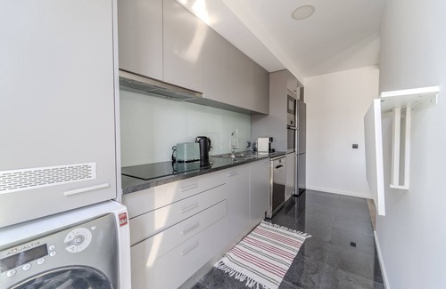 Braga Apartment | The Locomotive Flat by House and People