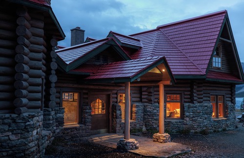 Bow Lake Resort | The Lodge at Bow Lake