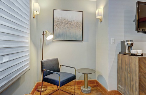 Vail Apartment | The Lodge at Vail 2 BR Condo in the Heart of Vail by RedAwning - Save 20% on 7+ Nights!