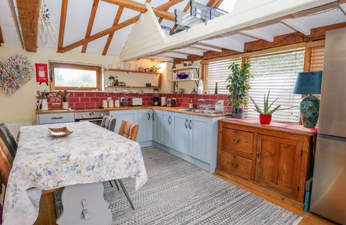 Hickling Cottage | THE LODGE, character holiday cottage, with open fire in Catfield