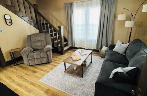 Onawa House | The Loess Hills Cottage