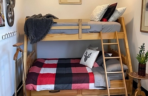 New Tecumseth House | THE LOFT an UPSCALE RUSTIC 2 Bedroom 2 Washroom Private Guest House on 16acres.