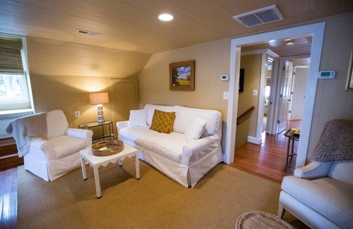 Washington Apartment | The Loft: In Little Washington, VA