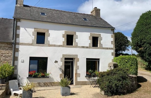 Leuhan House | THE LONGERE OF KERVEGUEN "ARGOAT"