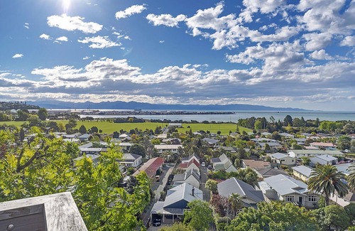 Nelson House | The Lookout - Lovely home with views over the city to the beautiful Tasman Bay!