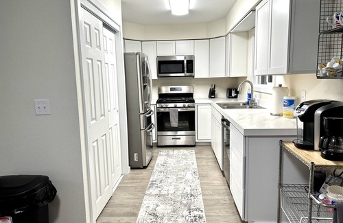 Sand Lake House | The Lovely Place #4 3-bedroom vacation home just 5 minutes to Dimond Center Mall