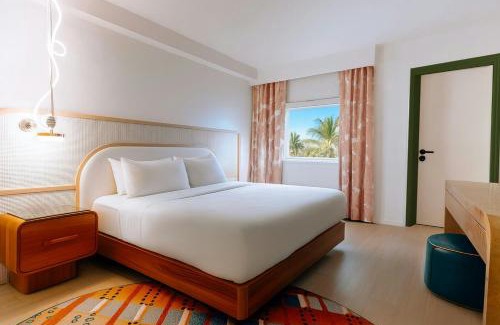 St. Pete Beach Hotel | The Luce, St. Pete Beach, a Tribute Portfolio Hotel