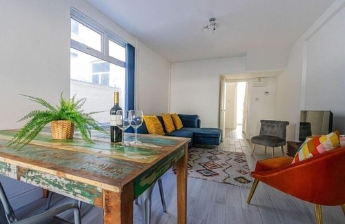 Roath House | The Luxury Home | Free Parking | Cardiff City