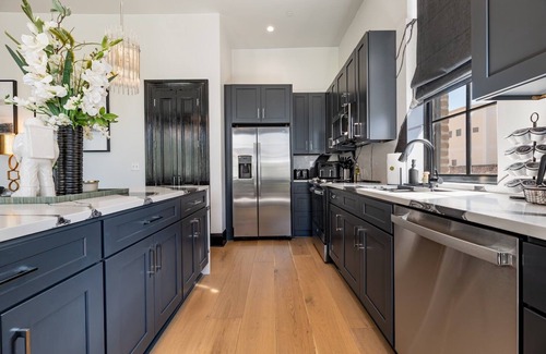 Central Business District Hotel | The Mambo - The Little Lagniappe on St. Charles