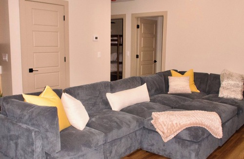 Elizabethtown House | The Maple Den