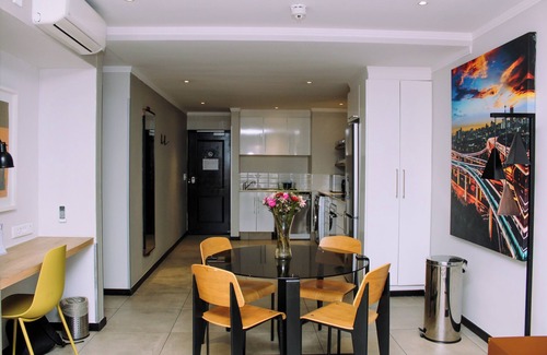 Greater Johannesburg Metropolitan Area Apartment | The Max Hotel Sandton
