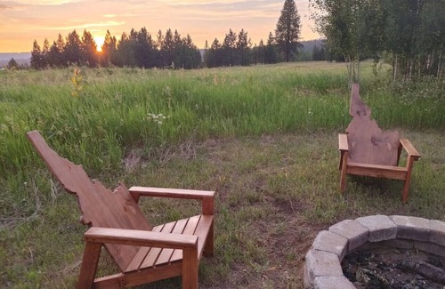 McCall Cabin | The McCall House- Hot Tub, A/C, Huge Covered Patio