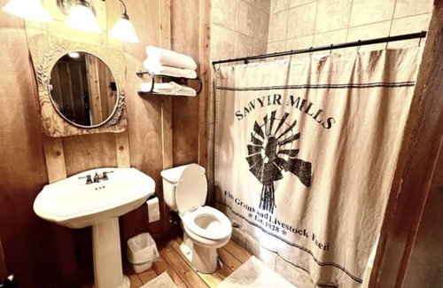 New Harmony Other | “The Mercantile” is a farmhouse style home on Morning Line Ranch.
