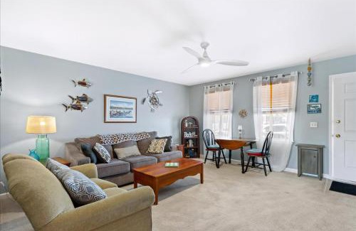 Chincoteague House | The Mermaid Lounge