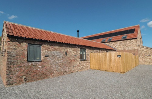 Holme Cottage | THE MILL HOUSE, pet friendly, with hot tub in Thirsk