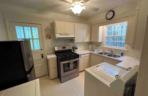 Fondren House | The Mockingbird Crew House - 3 Bedroom, 2 Bath home in North Fondren