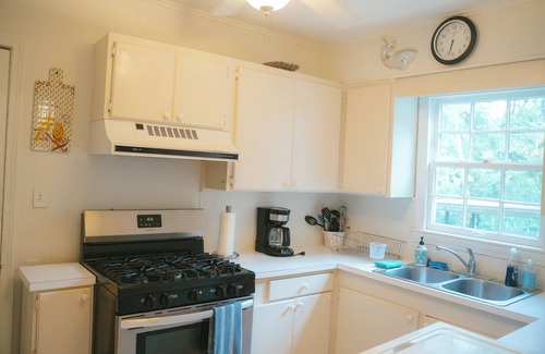 Fondren House | The Mockingbird Crew House - 3 Bedroom, 2 Bath home in North Fondren
