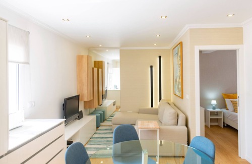 Batalha Apartment | The Modern 1385 Apartment