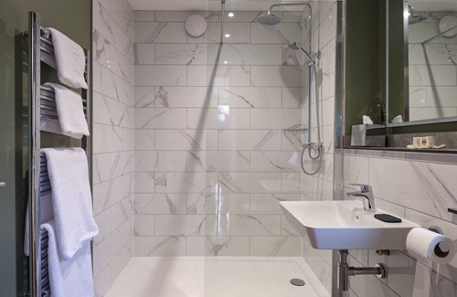 Chittlehamholt Cabin | The Mole Resort, 3 Bedroom Meadow View Luxury Lodge with Hot Tub
