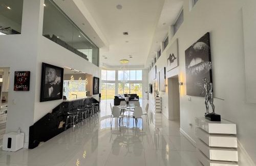 Tamarac Villa | The Monochrome Villa