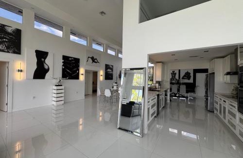 Tamarac Villa | The Monochrome Villa