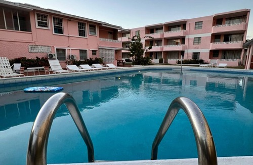 Dover Apartment | The Monteray Hotel