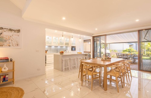 Soldiers Point House | The Moorings 22, 4 Cromarty Rd - stunning townhouse with water views
