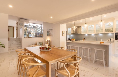 Soldiers Point House | The Moorings 22, 4 Cromarty Rd - stunning townhouse with water views