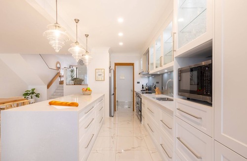 Soldiers Point House | The Moorings 22, 4 Cromarty Rd - stunning townhouse with water views