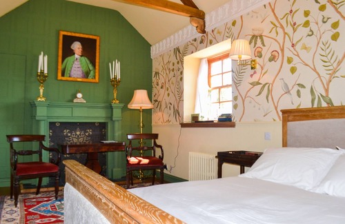 Castle Douglas Bed & Breakfast | The Munches Room at Buittle Castle, a Georgian Style Stay in a Medieval Castle