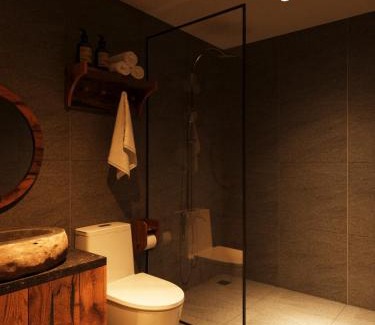 District 5 Apartment | The Neon Pulse Saigon-Nightlife Loft with Rooftop Pool & Elevator-Near Nguyễn Huệ Street