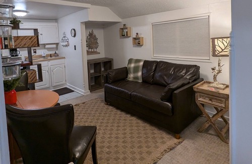 Manitou Springs House | The Nest Cottage in Downtown Manitou. Hot Tub Now Available!