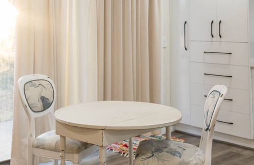 South Tamworth Apartment | The Nestled Inn located in South Tamworth