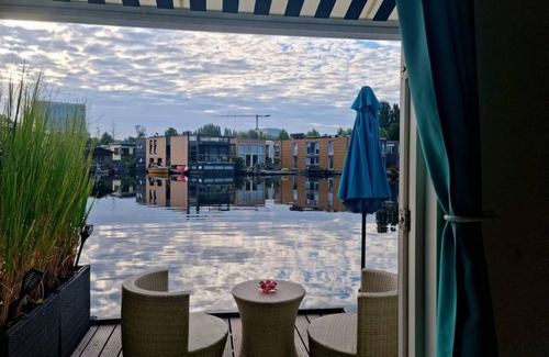 Hoofddorppleinbuurt Boat Rental | The New Lake - Boathouse