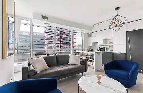 Downtown Toronto Apartment | The Noho Entertainment District